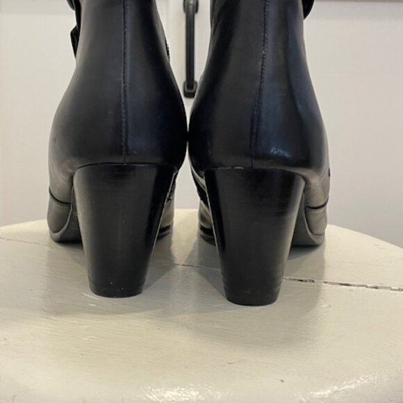 Artica, Black Boots, Size 7 - Picture 5 of 11